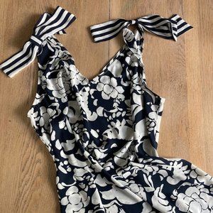 CABI | Navy floral Sleeveless Blouse with Ties | XL NWOT